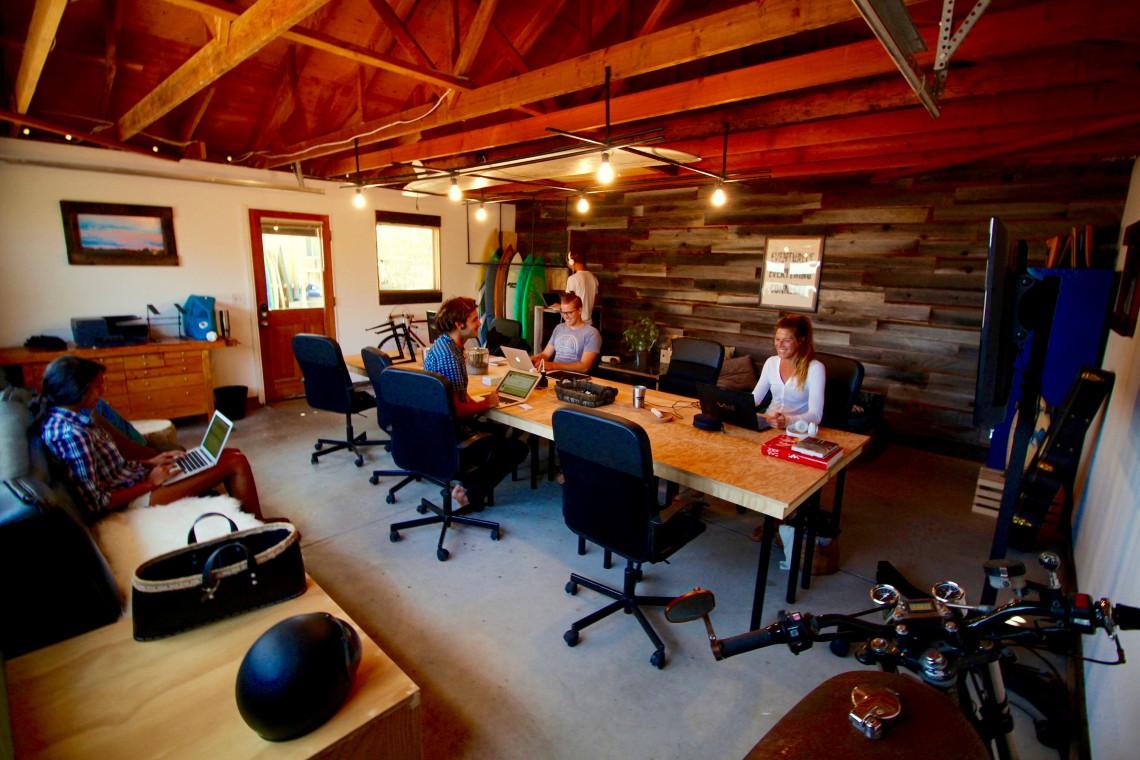 Co-working × Beach Life！仕事と海が一体になったオフィス