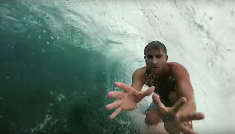 [SURFING] GO PRO アワードビデオALEX GRAYがバレルの中でGO PROを渡す！