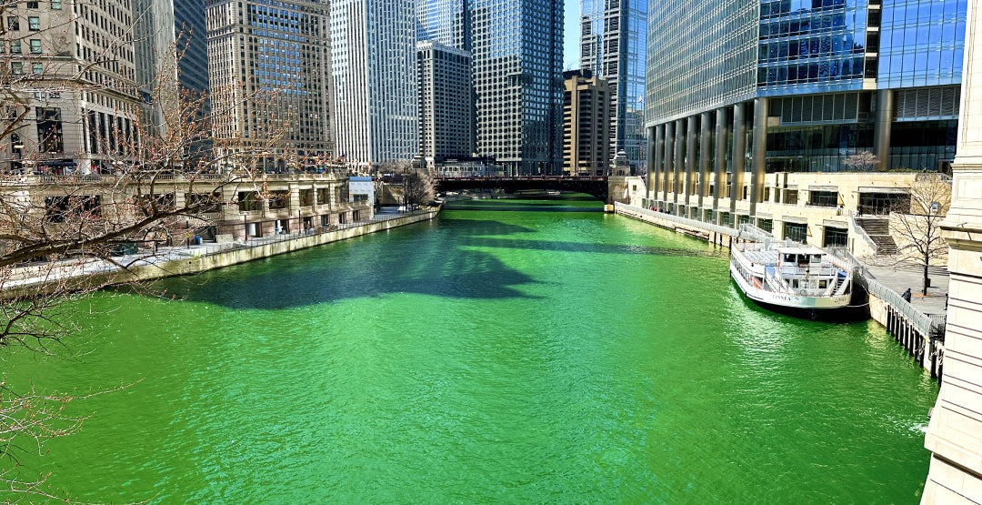 緑色に染まる川！シカゴのセントパトリックデー